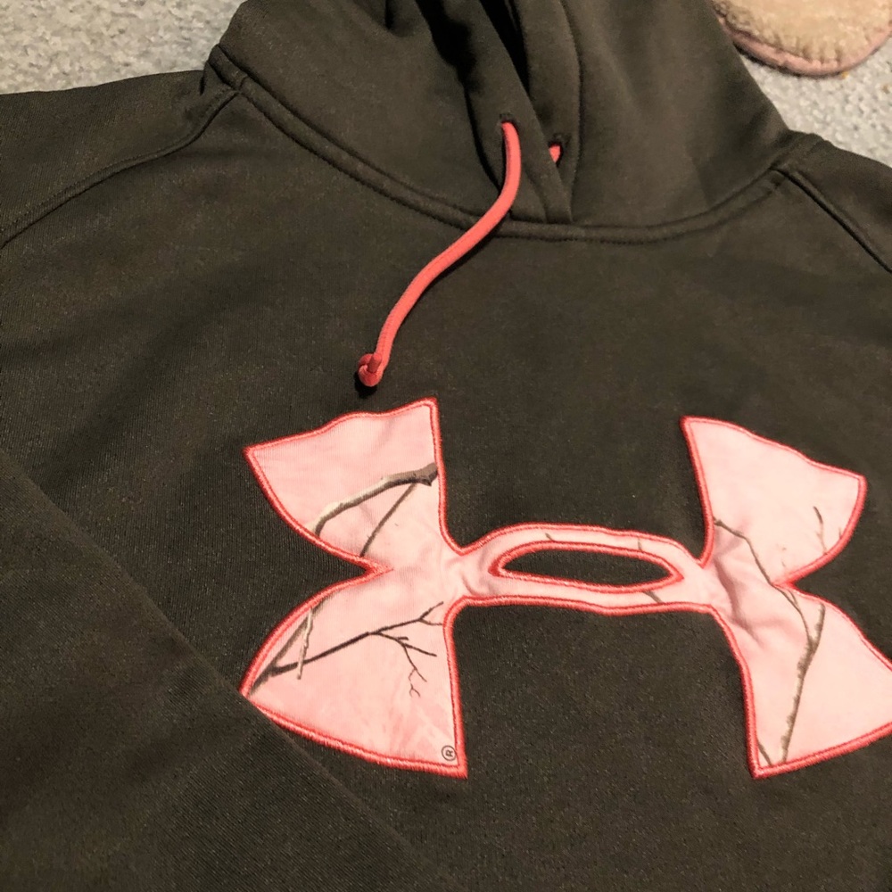 Under Armour sweatshirt